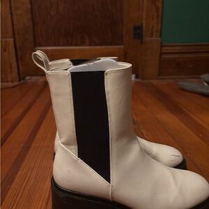 Amazon Essentials White Chelsea Platform Boots with Black Elastic